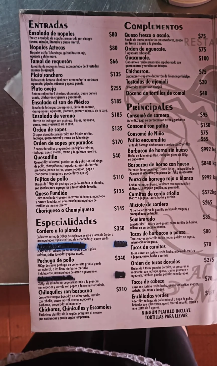 Página del menú: entradas, complementos, especialidades y platos principales